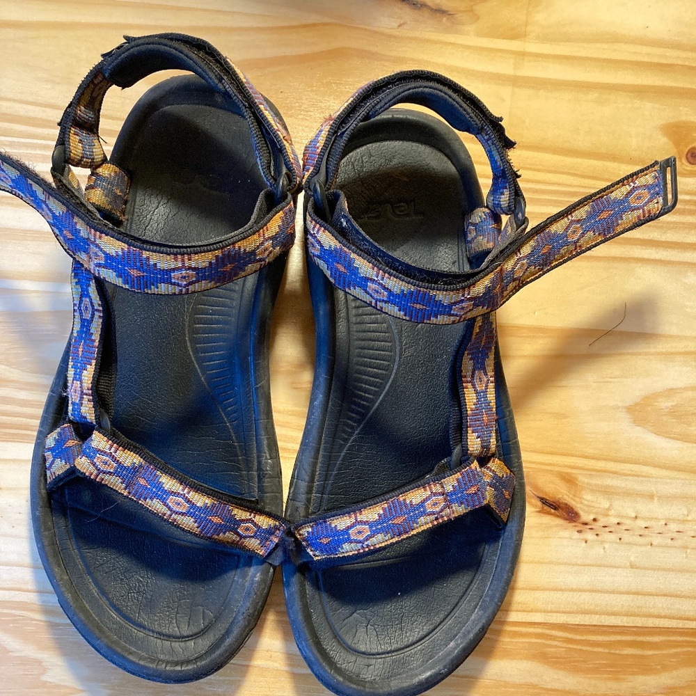 Teva women’s size 9, used